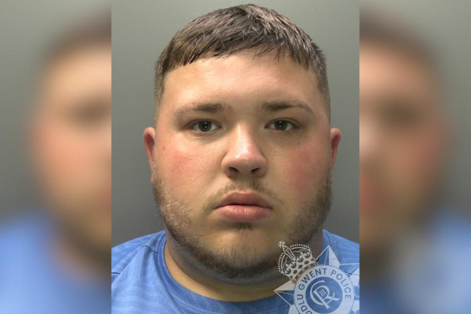 Featured image for “Drug dealer jailed after selling cannabis on probation”