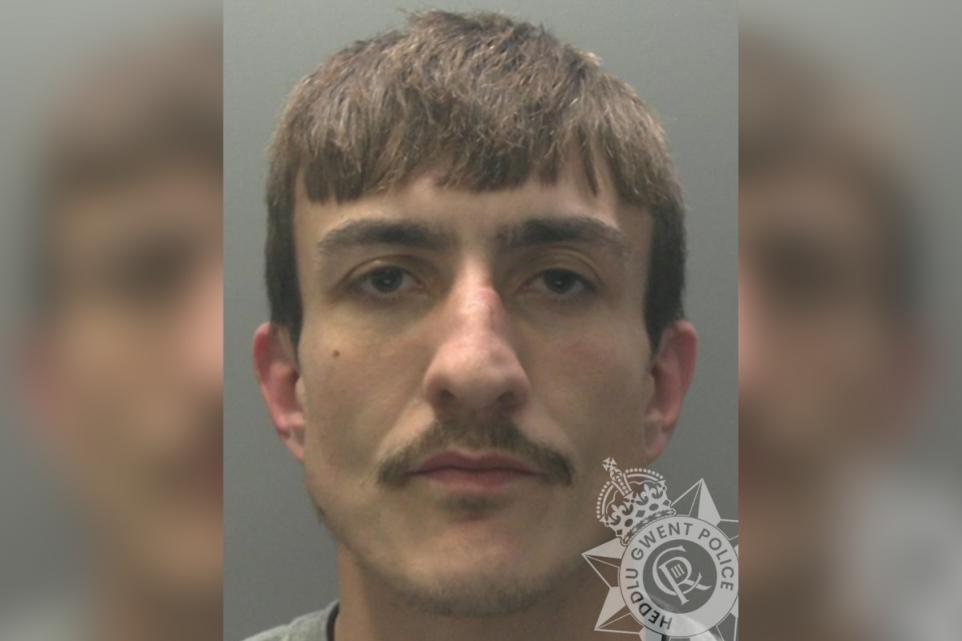 Featured image for “Man jailed for carrying knives in Newport city centre”