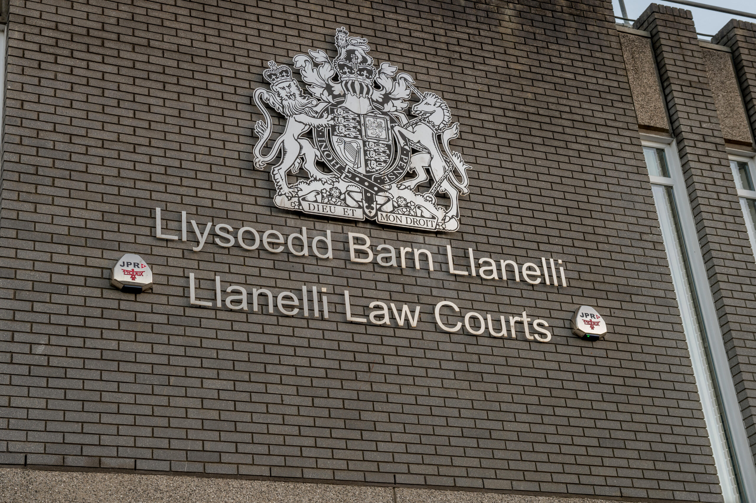 Llanelli Magistrates' Court (Image: Mark Harvey / Alamy)