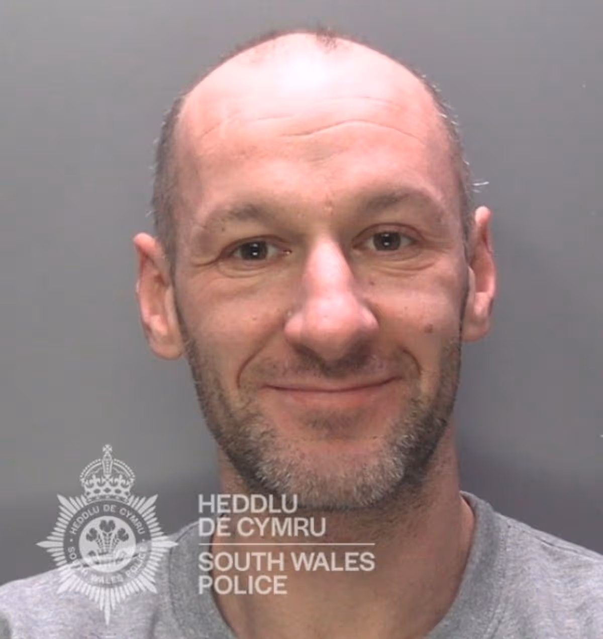 Featured image for “Man jailed after knife threats in jealous rage”